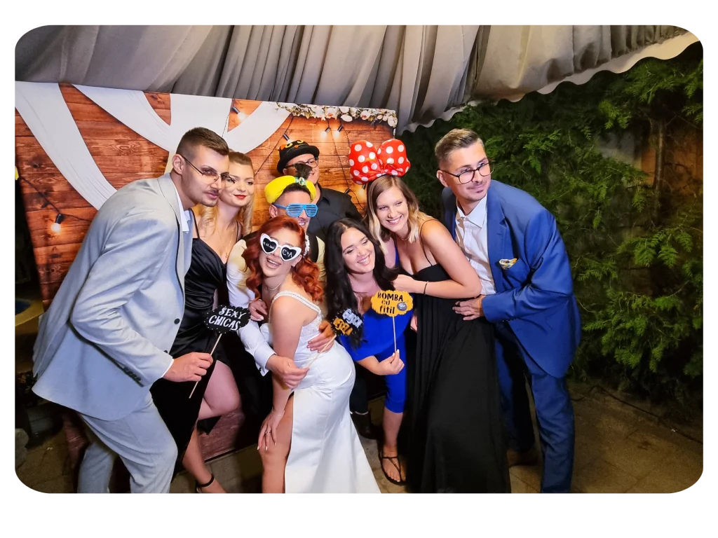 photo booth potrivita pentru diverse evenimente