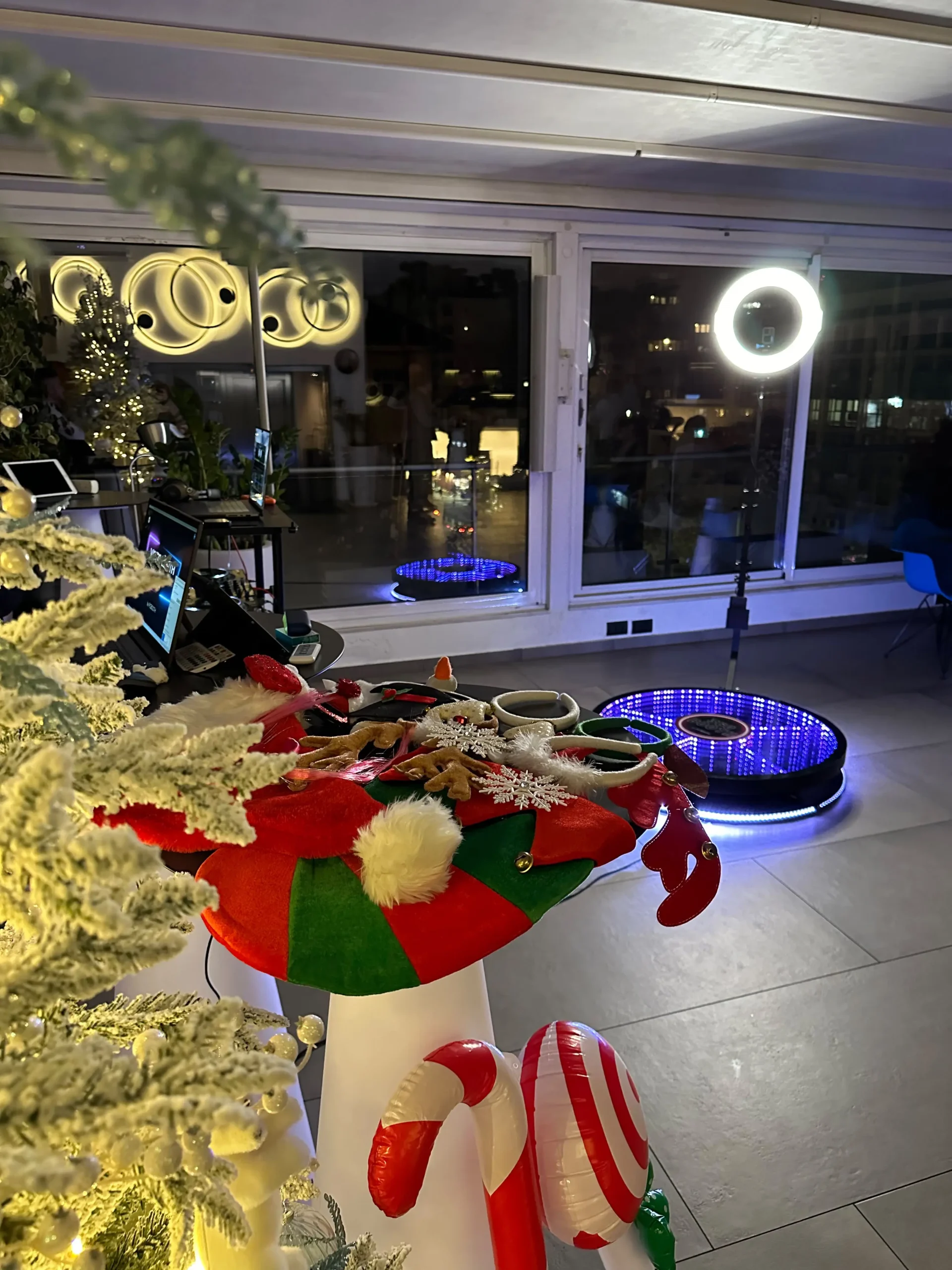 Eveniment corporate PICBOOTH cu experienta photo booth